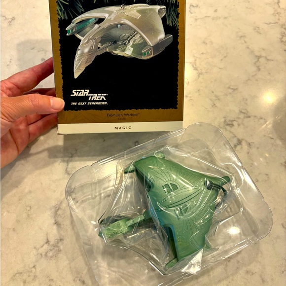 Hallmark Ornament Romulan Warbird - Picture 2 of 2